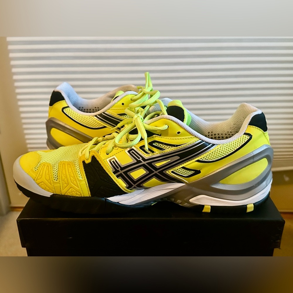 ASICS men’s Gel-Resolution Tennis Shoe - Vibrant Neon Yellow and Black Accents - Picture 6 of 9